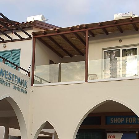 Poseidon'S Limnaria Apartment Paphos Kamer foto