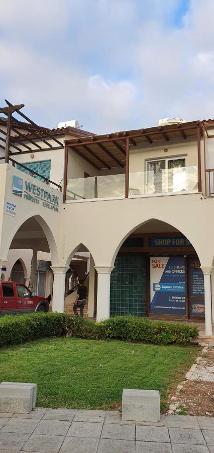 Poseidon'S Limnaria Apartment Paphos Buitenkant foto